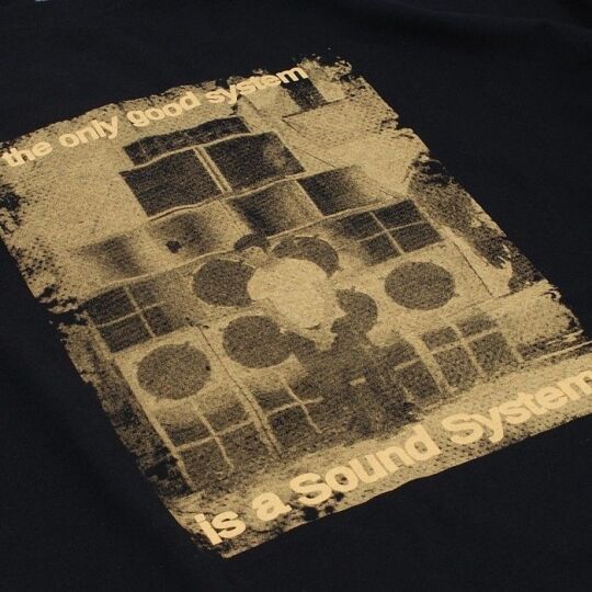 The only good system is a Sound System Tshirt - black