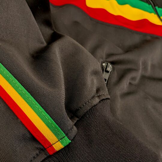 Sportowa czarna bluza z panelem w barwach Reggae