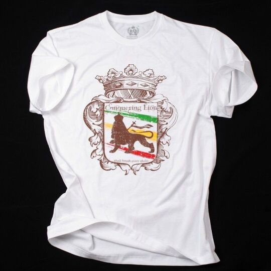 Conquering Lion shall break every chain Tshirt - white